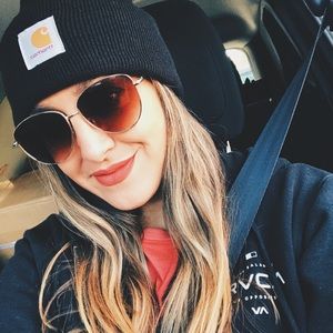 Meet your Posher, Tayler